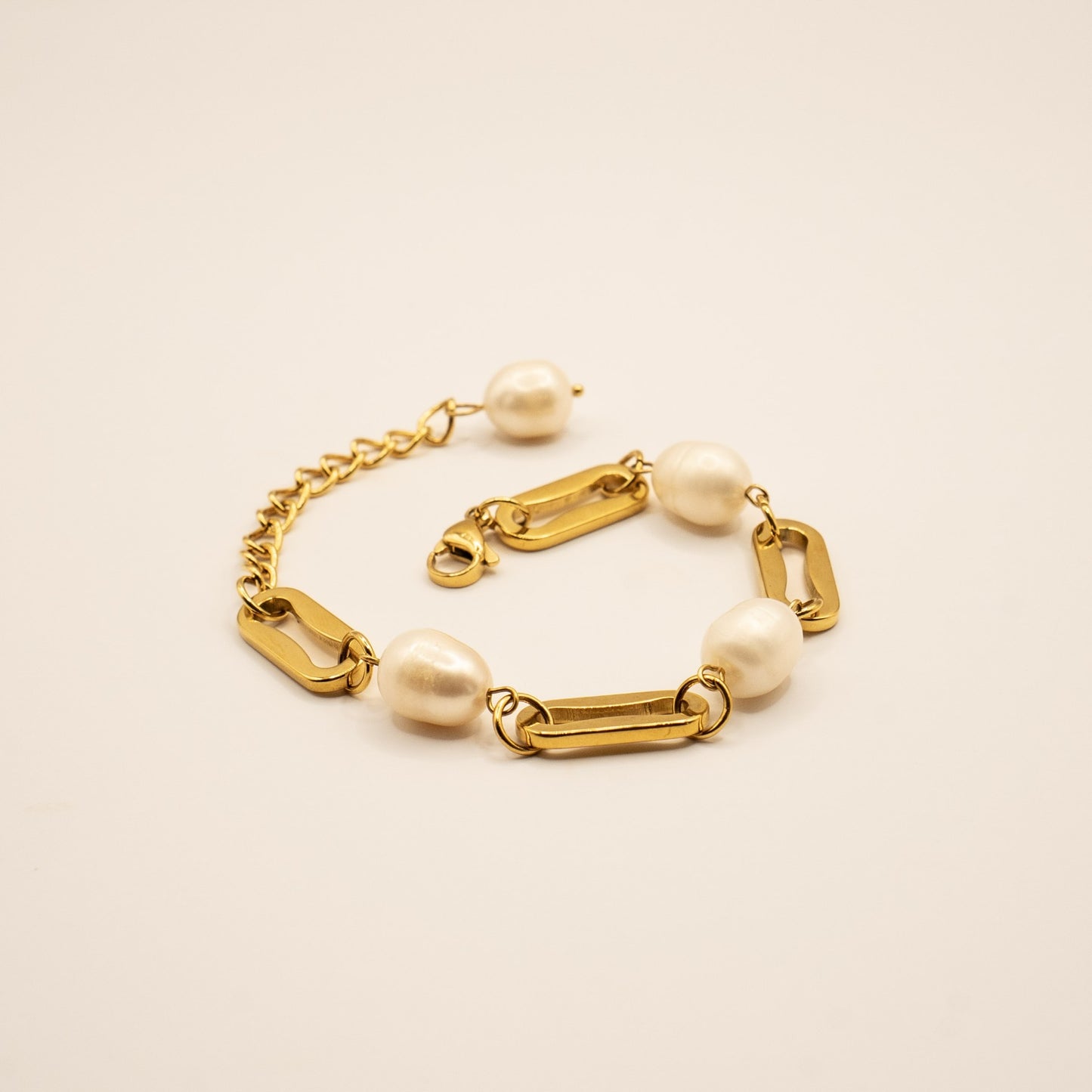 Pearl Orbit Bracelet